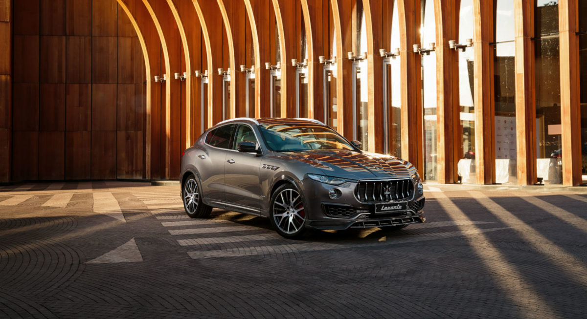Schwarz Maserati Levante Shtorm vorderansicht